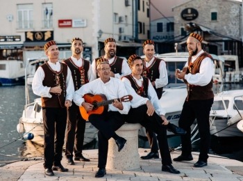 FjokKlapa na malom parapetu fjok 3jpg